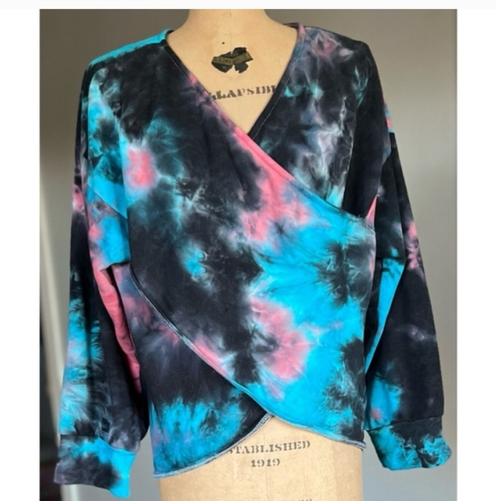 POL Tie-Dye Wrap Sweatshirt in Black, Turquoise & Pink